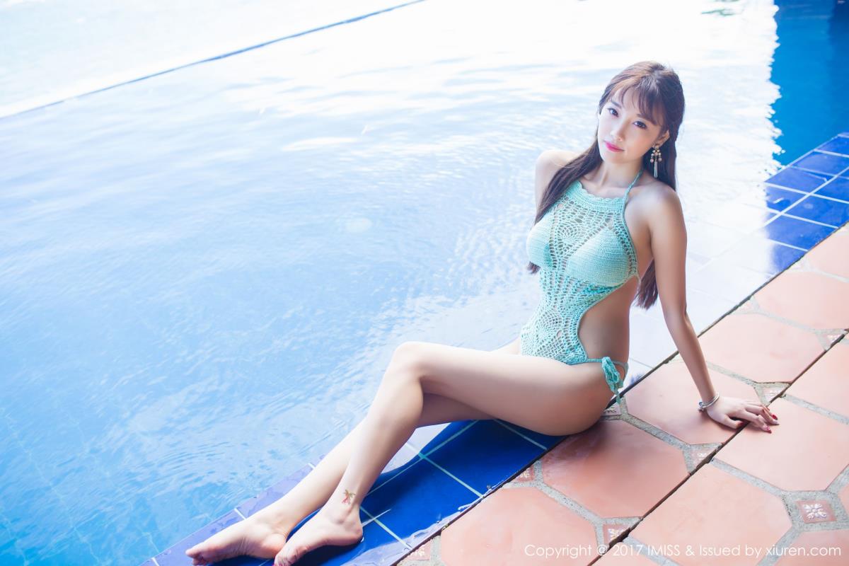 极品模特美女杨晨晨sugar小甜心CC性感比基尼丝袜美腿旅拍照片